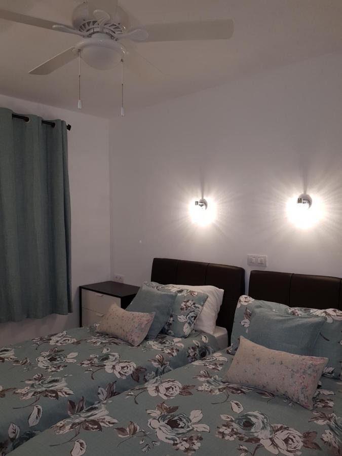 Atalaya 1St Floor Poolside Apartment Puerto del Carmen  Luaran gambar